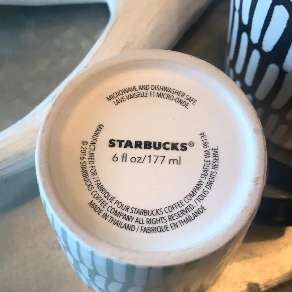 Rare Starbucks 2016 Polar Bear Mug Set